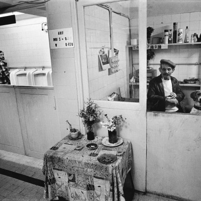 Toilettes publiques, place Richelme, 1973