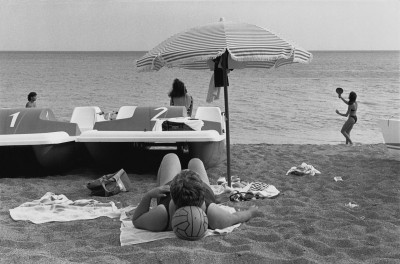 La plage de Maronti, Ischia, 1990-92 © Bernard Lesaing