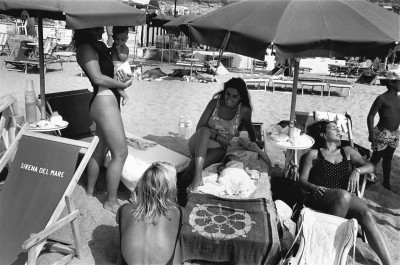 La plage de Citara, Ischia, 1990-92 © Bernard Lesaing