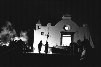 Procession à l'église del Soccorso, Forio, Ischia, 1990-92 © Bernard Lesaing