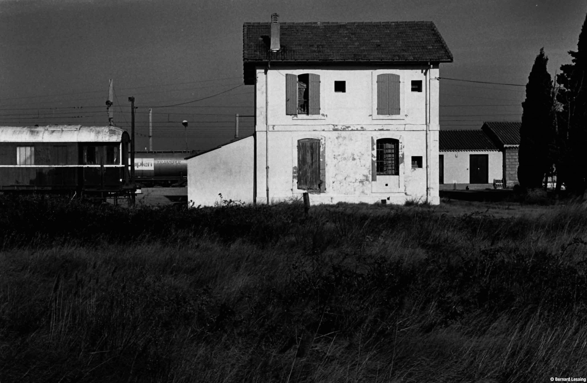 La gare de marchandises, avenue de la Petite Vitesse, Port-Saint-Louis-du-Rhône, 2000-2002 © Bernard Lesaing