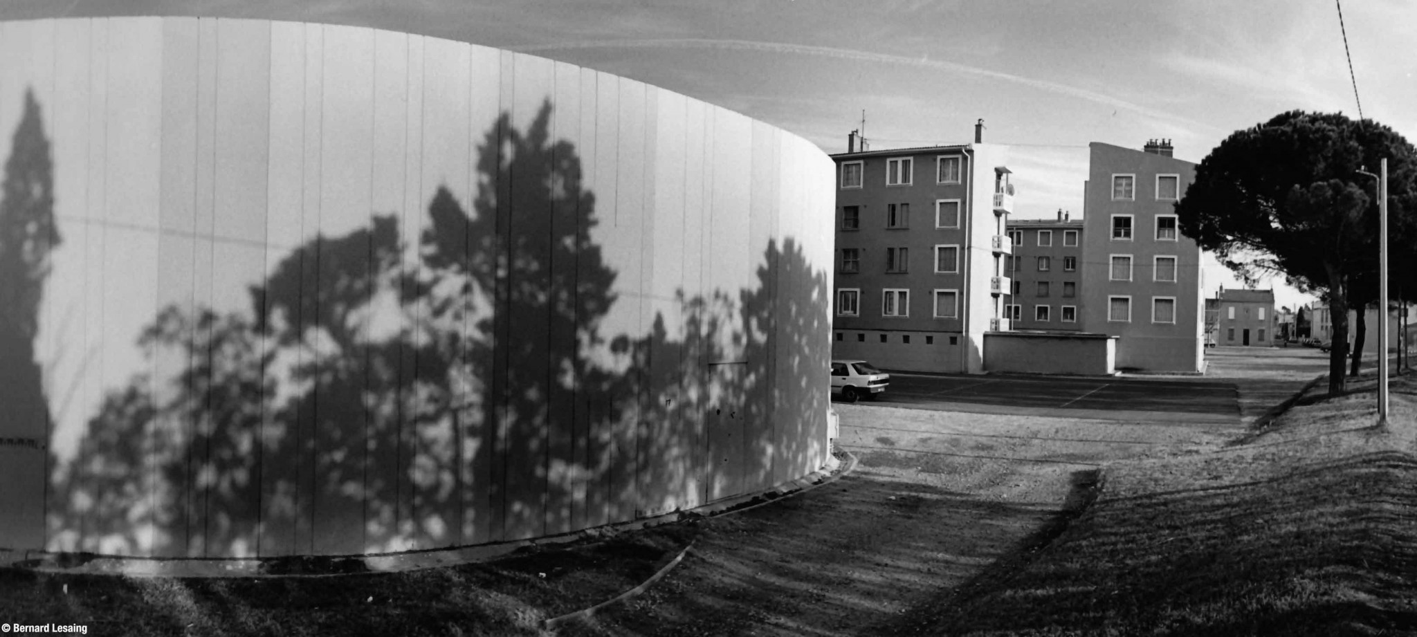 Quartier HLM Mireille, Port-Saint-Louis-du-Rhône, 2000-2002 © Bernard Lesaing