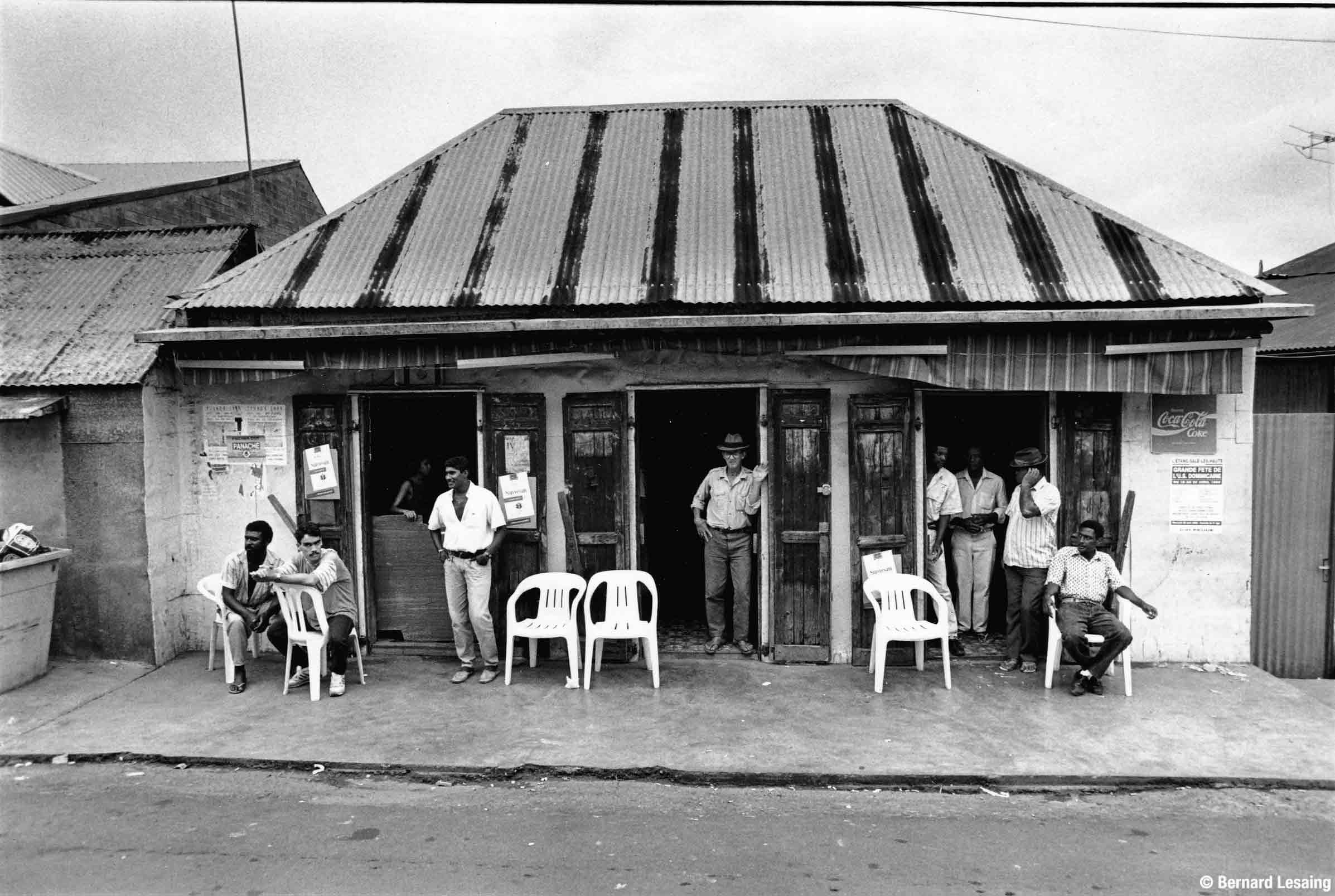 Bar boutik, Piton Saint-Leu, 90's © Bernard Lesaing