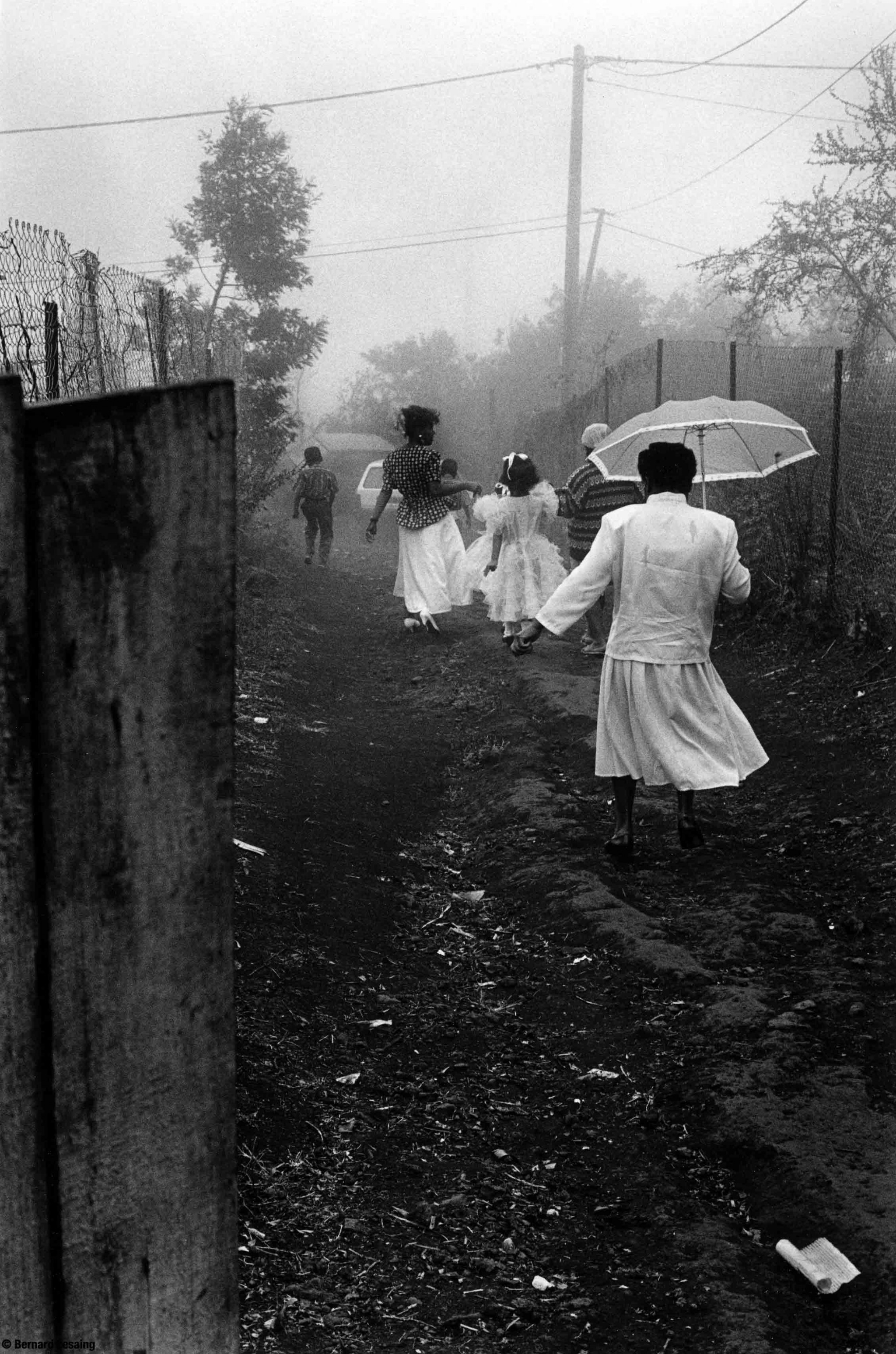 Mariage, Piton Saint-Leu, 1990 © Bernard Lesaing
