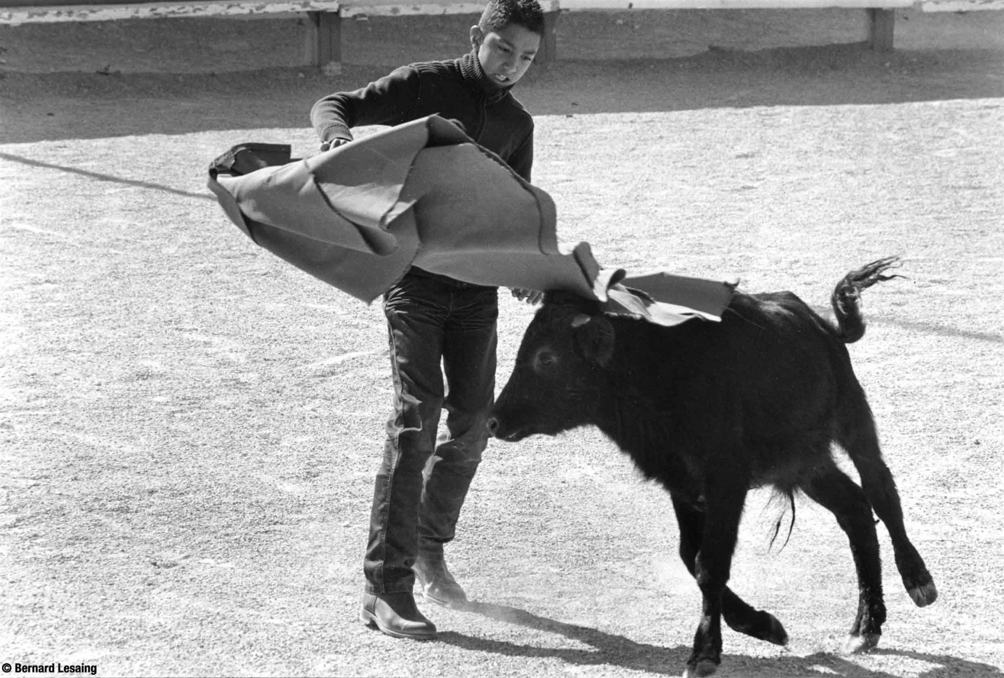 Arènes portatives, place Voltaire, Arles, 2008 © Bernard Lesaing
