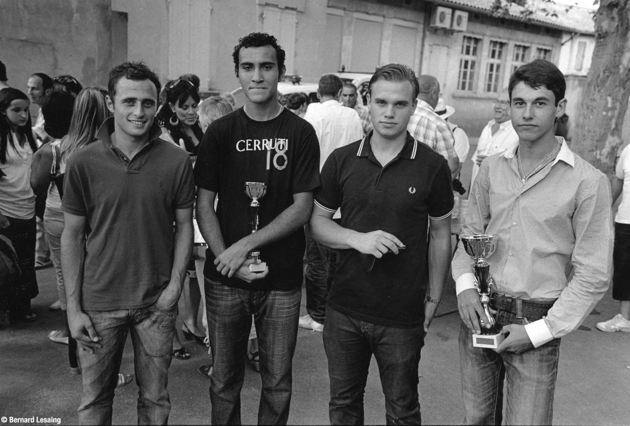 Arènes portatives, place Voltaire, Arles, 2008 © Bernard Lesaing